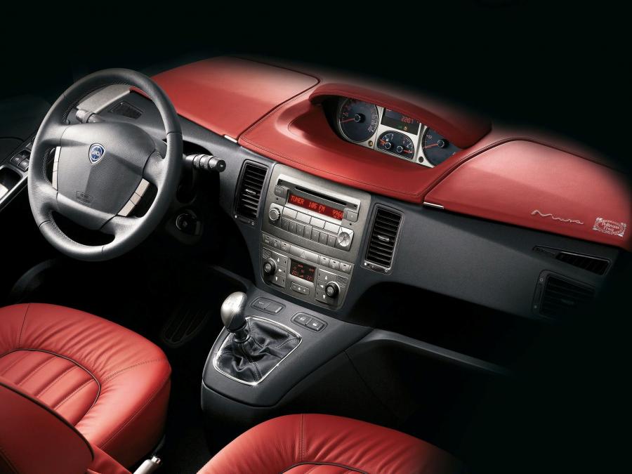  Lancia Musa Poltrona Frau 2008 года  (фото 9 из 13)